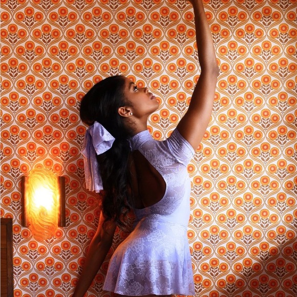 Élève’s lavender high neckline leotard - Picture 6 of 7